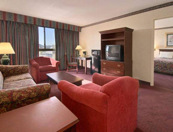 Days Hotel Boston, Boston