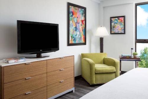 Days Hotel Boston, Boston